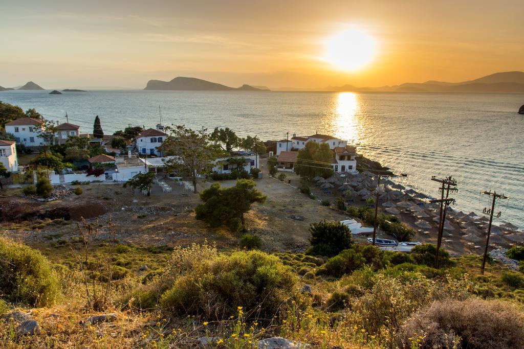 Kiki'S Houses Vlichos Hydra  Exteriör bild